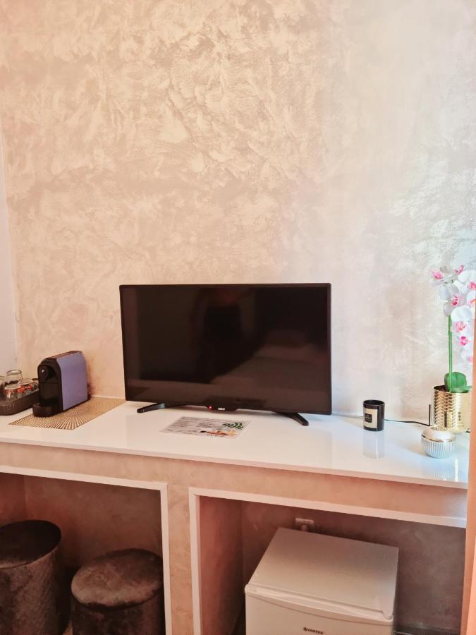 Art Boutique Central Targu Jiu Bagian luar foto